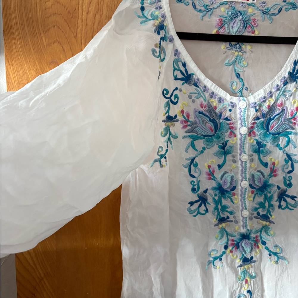Johnny Was blue moon melco Pastel Floral Embroidered Blouse M - Picture 4 of 12